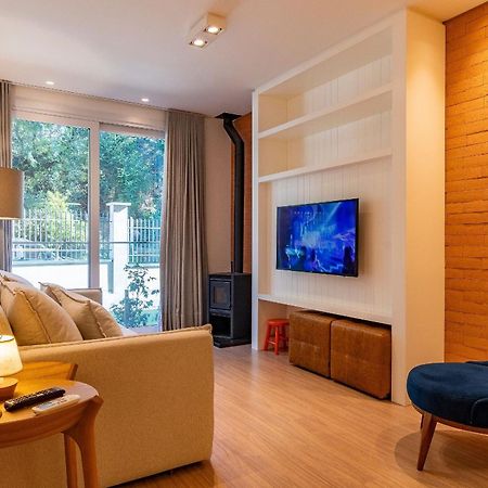 Rosa Edificio Bellagio Canela Com Infraestrutura Completa Apartment Exterior foto
